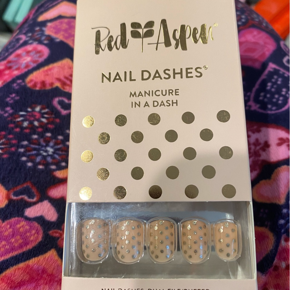 Red Aspen Nail Dashes
Over 485 sets in my inventory
